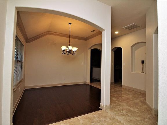 3rd image of 2208 Monroe Dr