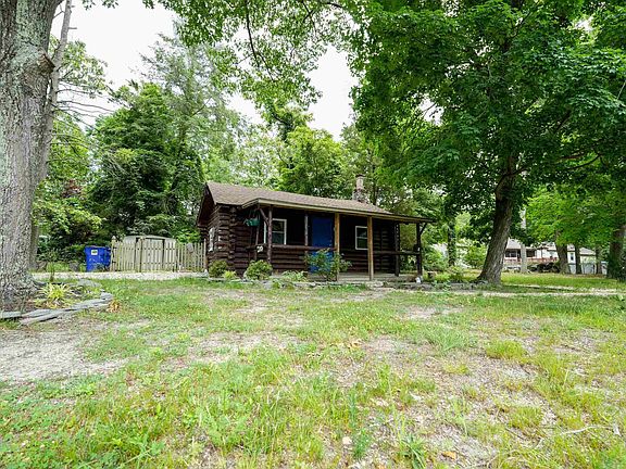 5th image of 21 Morton Ave