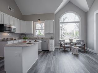 9520 Grove Rd, Cordova, TN 38016