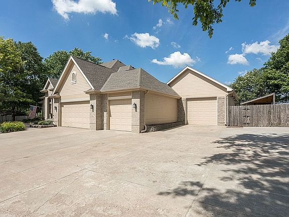 2nd image of 1202 Edgewood Blvd