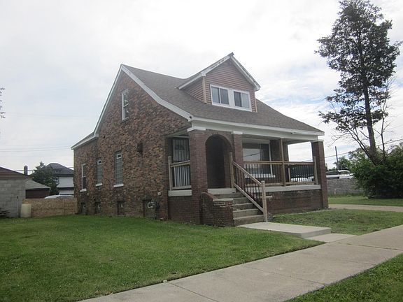 2nd image of 3834 Newport St