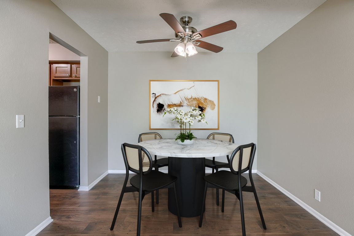 Omaha, NE Evergreen Terrace Apartments | 11A | Dining