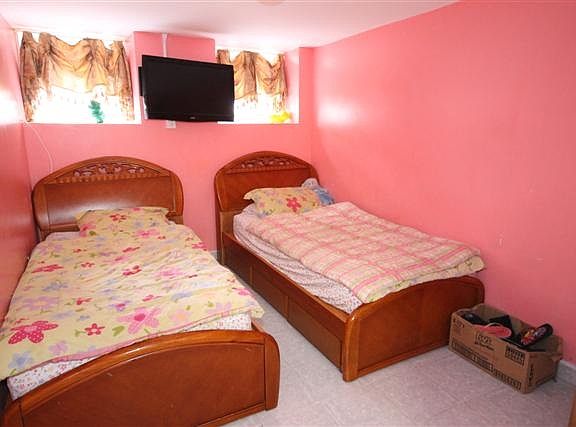 4th image of 6 Angela Dr