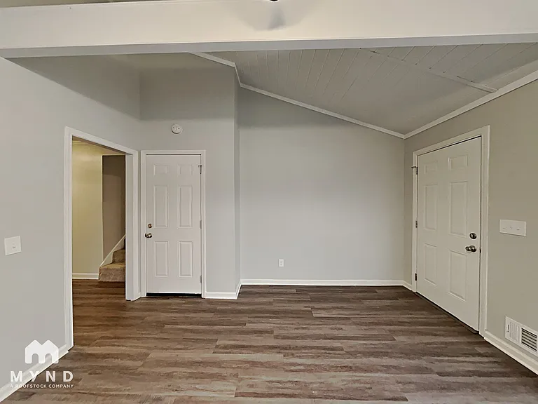 5445 Mill Valley Dr — Photo 6