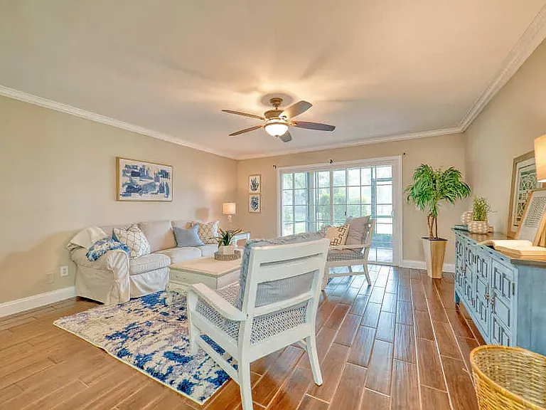 4326 Plaza Gate Ln S — Photo 16