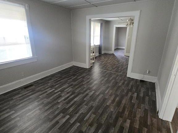 5th image of 423 Franklin St