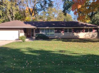 2080 La Vela Cir, Brookfield, WI 53005