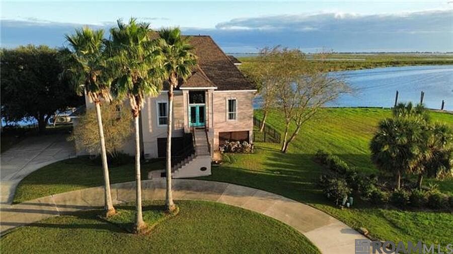 1st image of 1056 Peninsula Dr