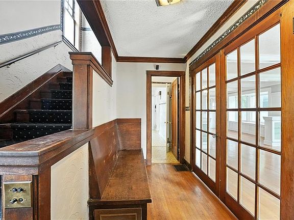 3rd image of 2639 Charlotte St
