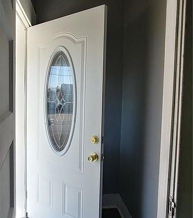 4th image of 249 Boll St