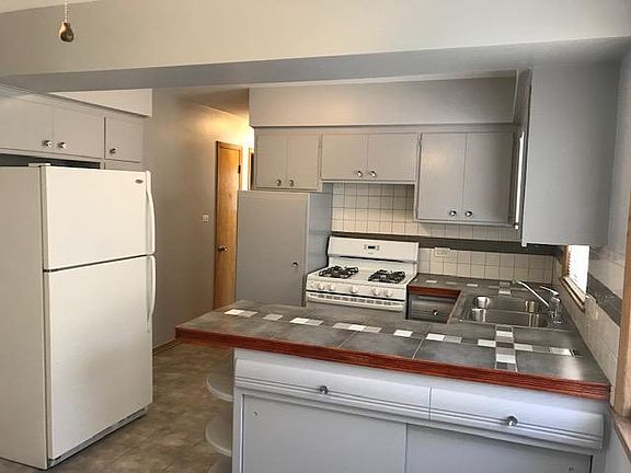 3rd image of 1601 Scoville Ave APT 2N