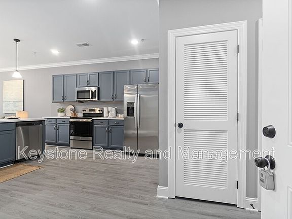 2nd image of 138 Center Pointe Dr Unit 2