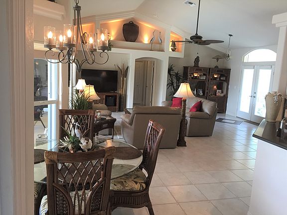 5th image of 3829 Surfside Blvd
