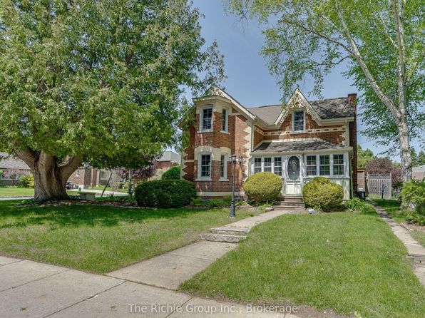 15 Emma St, Caledon, ON L7C 1K5