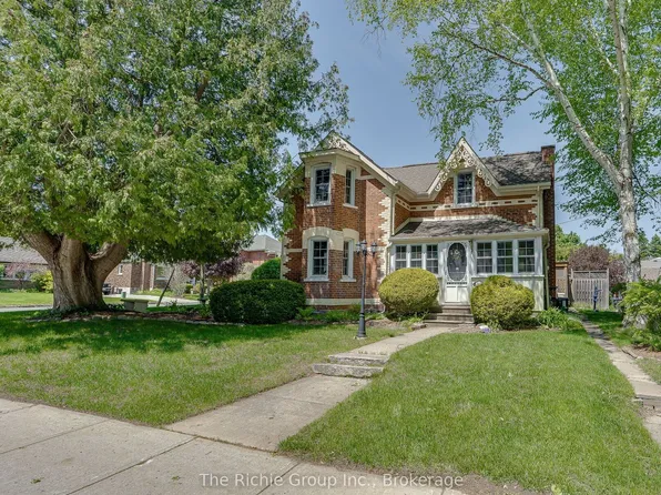 15 Emma St, Caledon, ON L7C 1K5