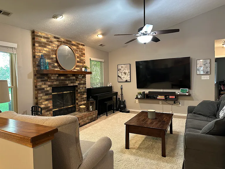 1121 N Briarwood Dr — Photo 14