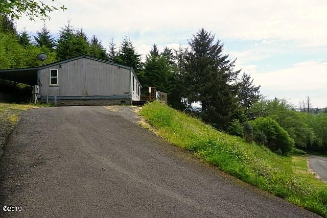 1st image of 6186 SE Hemlock Dr