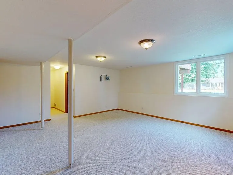 2917 Bayberry Rd — Photo 8