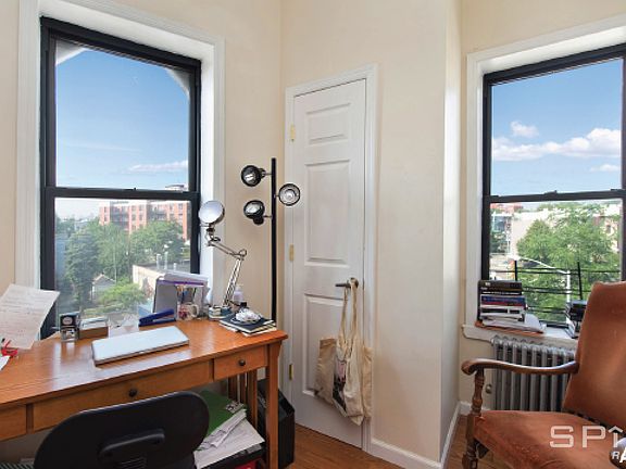 3rd image of 538 Graham Ave APT 4R