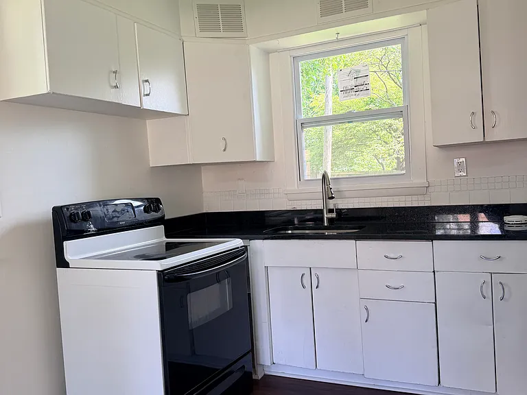 407 W 30th Ave — Photo 7