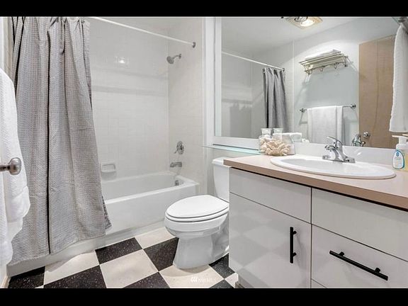 3rd image of 2030 Western Ave APT 603