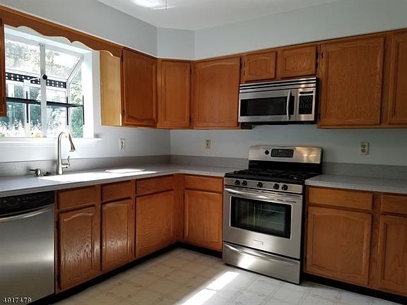 2nd image of 155 Nantwich Ct