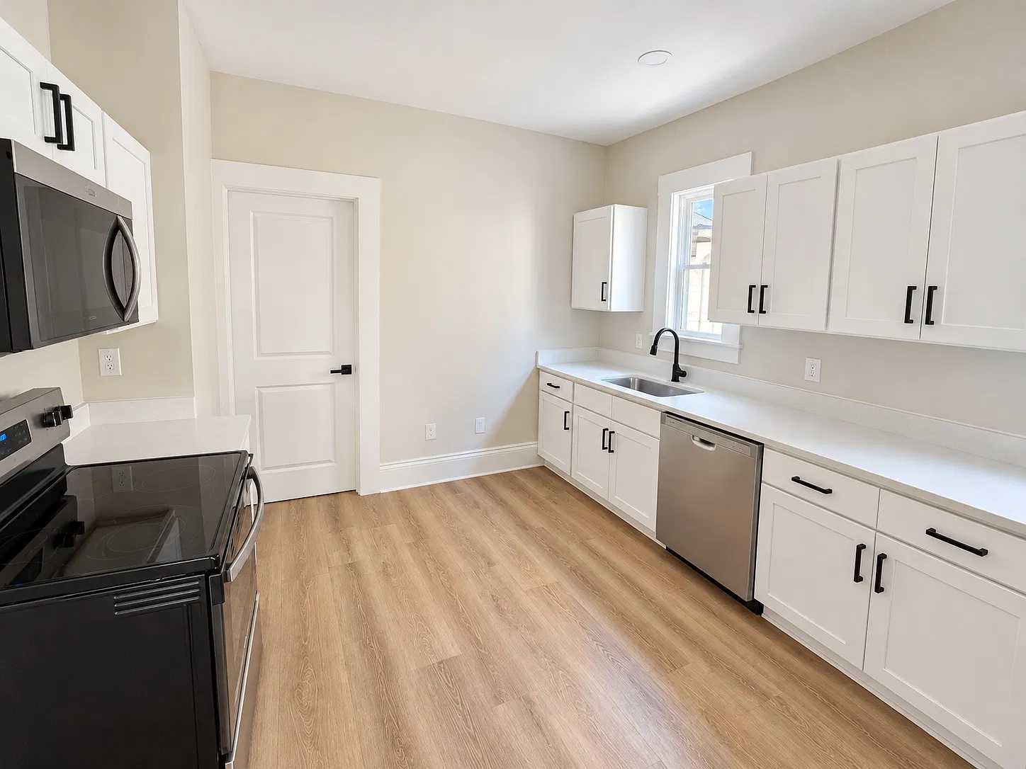 3 bed, 1400 sqft, $1,750 — Photo 2