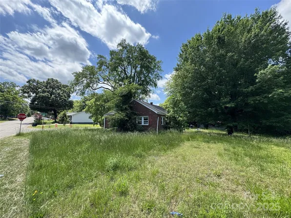 31 Conrad St, Lexington, NC 27295