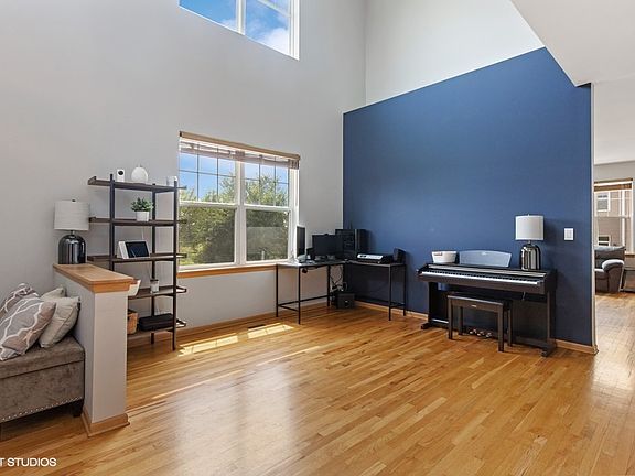 4th image of 2910 Glacier Way Unit D