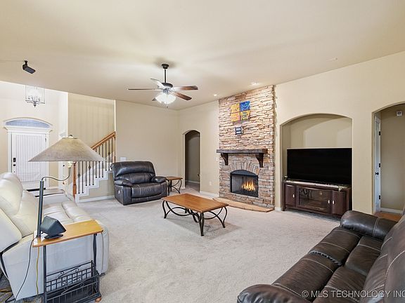 3rd image of 4127 S 185th East Ave