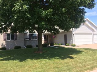 430 Green Haven Ln, Kaukauna, WI 54130
