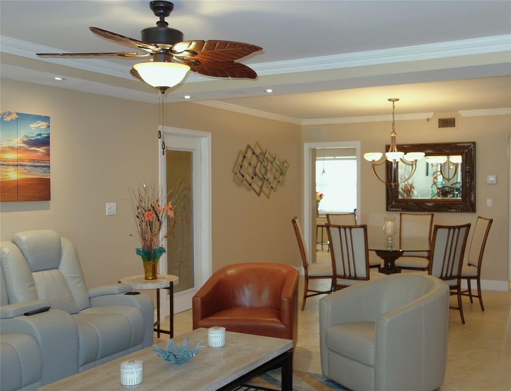 625 Oaks Drive #302, photo 4