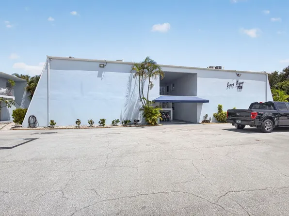 725 Hummingbird Way #109, North Palm Beach, FL 33408