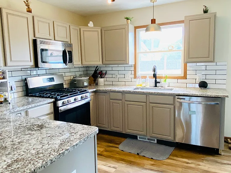 1040 Columbus Ave — Photo 3