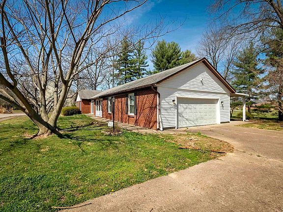 3rd image of 609 N Beadle Dr