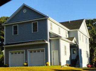 32 Blacks Hill Rd, Shelton, CT 06484