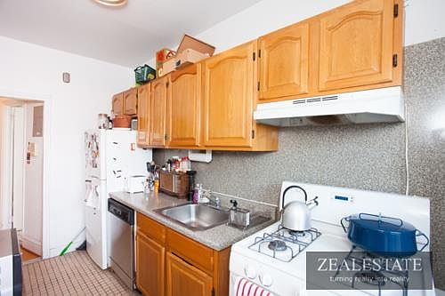 4th image of 449 1st St APT 3A