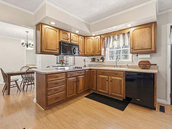 4th image of 1818 Bethlehem Rd W