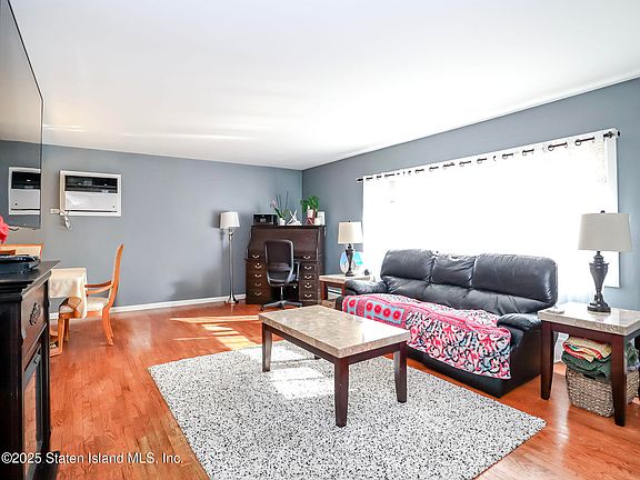 5th image of 71 Barlow Ave