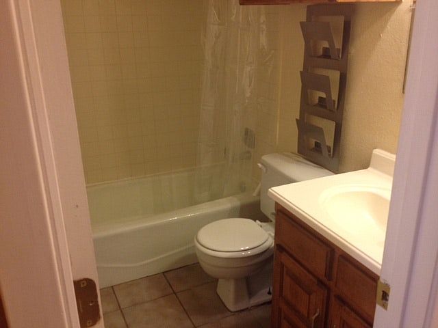 1st image of 208 Gloria St