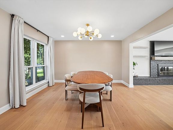 3rd image of 2310 Greenhill Dr