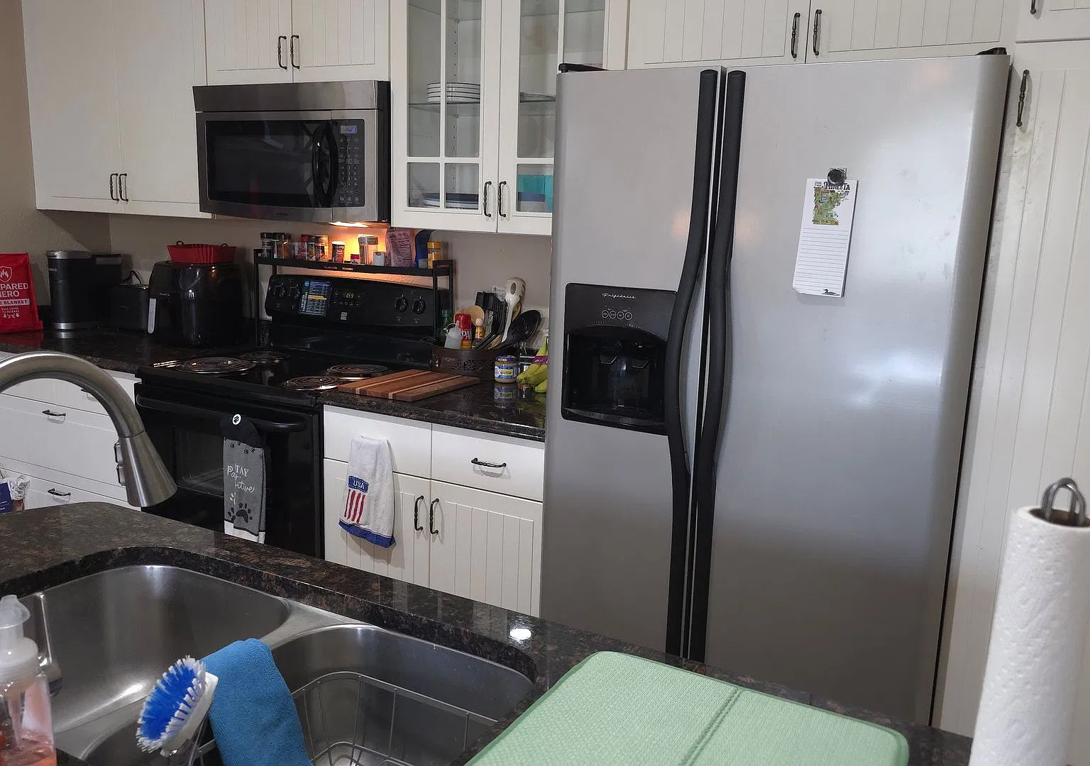 Cute 2 Bedroom Furnished Rental — Photo 4