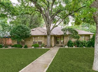 2818 N Creekwood Dr, Grapevine, TX 76051