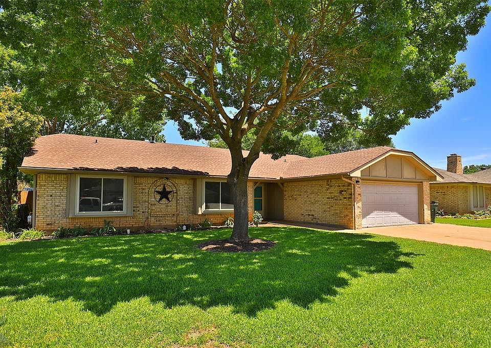 1st image of 4673 Royal Crest Dr