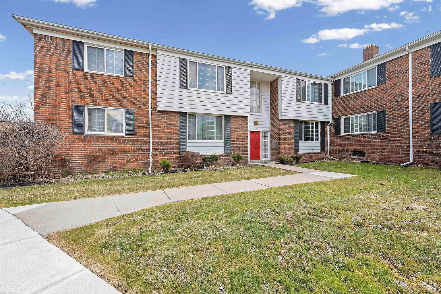 25344 Shiawassee Cir APT 110 photo 1