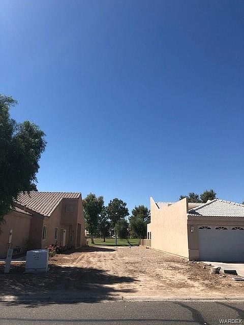 1st image of 1587 Country Club Way