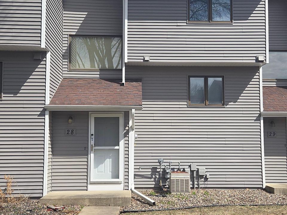 1st image of 28 Elton Ridge Ct NW