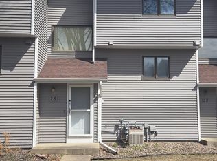 28 Elton Ridge Ct NW, Rochester, MN 55901