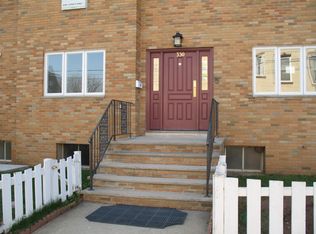 330 Pleasant Pl, Teaneck, NJ 07666