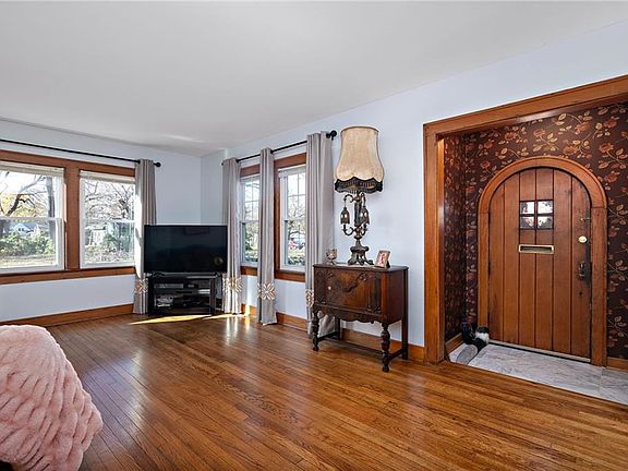 4th image of 8315 Santa Fe Dr